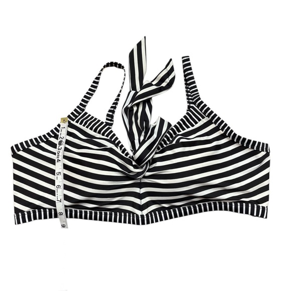 Penningtons, Plus Size Striped Bikini Top, 3X, Black, White 🌴 - Picture 9 of 11